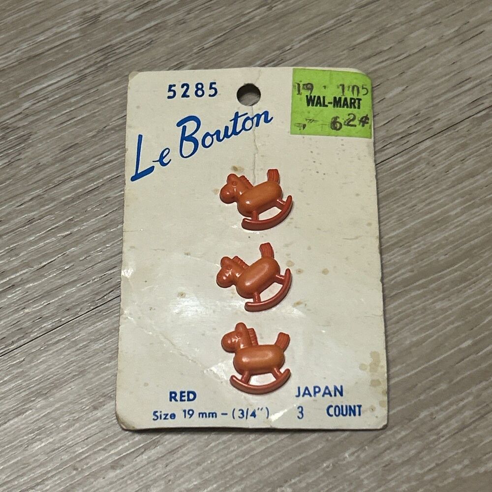 Le Bouton VintageCoral Rocking Horse Plastic Shank Buttons New on Card 3ct